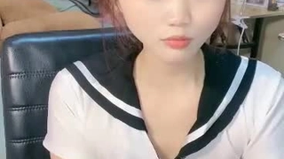 娇妻 雪白 呻吟-美女学生妹子是男友的乖母狗，戴着狗炼项圈乖乖让男友无套抽插~