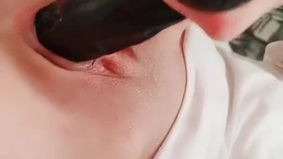 日韩欧美不卡一区二区高清-vavababy 面 試 畢 業 生 被 颻 渴 的 OL約 到 旅 館 脫 下 褲 子 吃 各 種 姿 勢 狂 抽 猛 送 全 部 射 嘴 巴 吞 淨